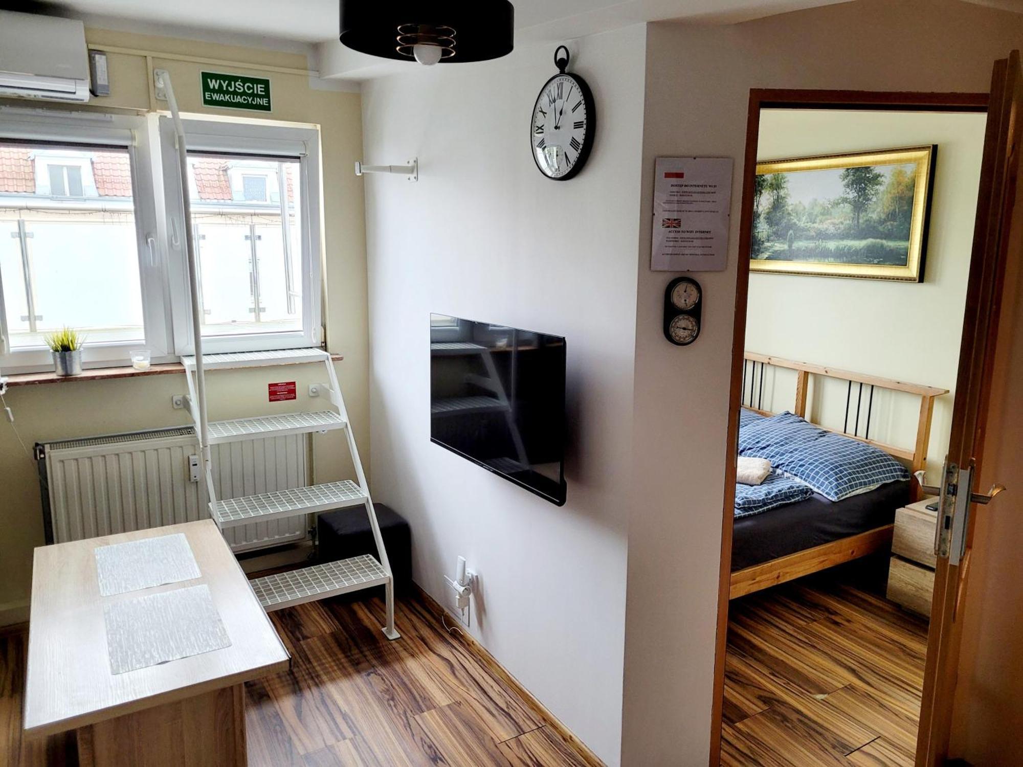 - Centre Main Station 170m Apartment